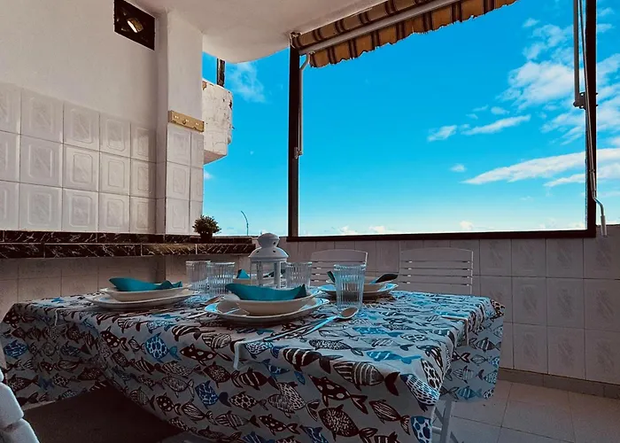 Un Mar Azul Que Brilla